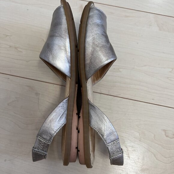 Born Metallic Slingback Pons Sandals Sz 8 Silver Pewter Grey - Picture 3 of 10